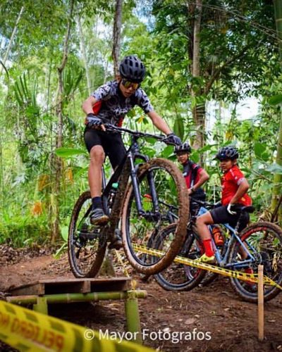 Mountain bike salto